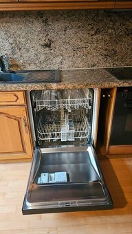 Masivní kuchyňská linka z Německa se spotřebiči - 9