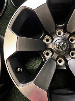 6x139.7 R18 Dodge RAM 1500 REBEL Originál Alu + senzory - 9