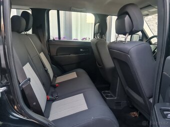Jeep Cherokee 2.8CRDi 130kW 4x4 BEZ KOROZE - 9