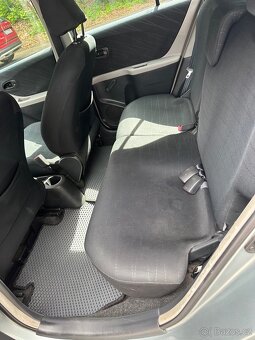 Prodám Toyota Yaris 1.3i 64kw automat - 9