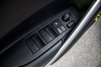 Toyota Corolla Cross 2.0 Hybrid 197k e-CVT STYLE 4x4 - 9