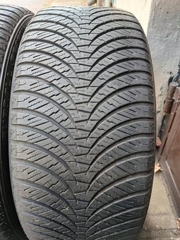 zimní pneu 215/45 r16 - 9