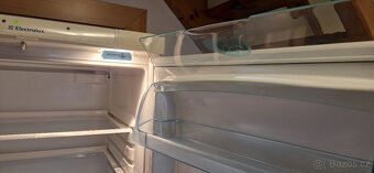 Chladnička s mrazákem Electrolux ER8417B - 9