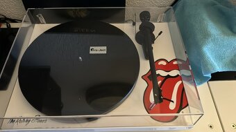 Gramo Pro-Ject Rolling Stones Recordplayer OM5 white rarita - 9