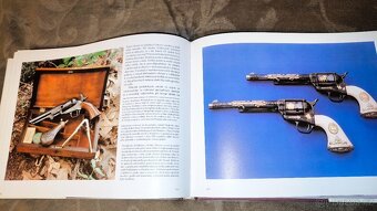 Zcela nová kniha COLT - americká legenda. - 9