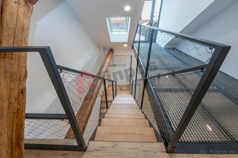 Prodej mezonetového bytu v Benešově, Masarykovo nám. - 9