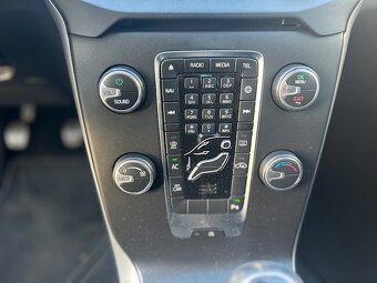 Volvo V40 D2 2.0, 2017, full LED, navi,ZÁRUKA - 9