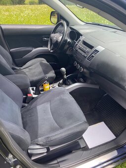 Mitsubishi Outlander 2008 - 9