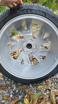 Alu kola VW Bergamo r18 + nové celoročky 225/40 - 9