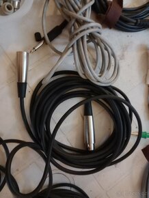 kabely a konektory - 9