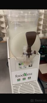 VÝROBNÍK LEDOVEJ TRÍŠTE CREMA CAFFE PROFI TOP ITALY - 9