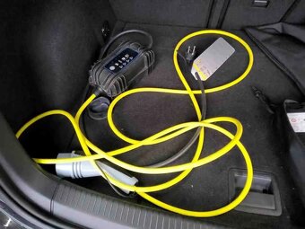 Volkswagen E-golf 100kw model 2021,baterie 36kwh,220km - 9