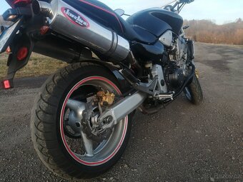 Honda hornet 900 - 9