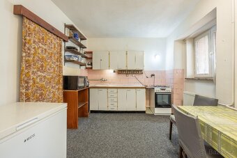 Prodej domu 258 m² s pozemkem 337 m², Smečno - 9