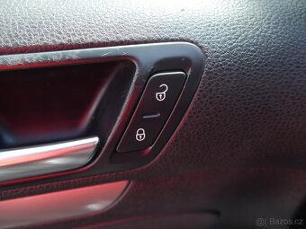 Volkswagen Golf 1.6 TDi , 77 kW nafta, 2010 - 9