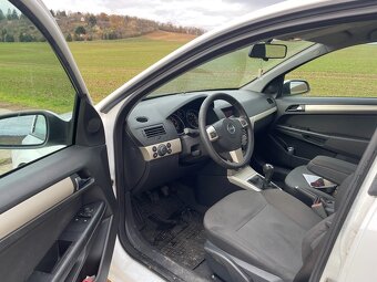 Opel Astra 1,7 CDTi 74kW, rok 2008, STK do 8/2025 - 9