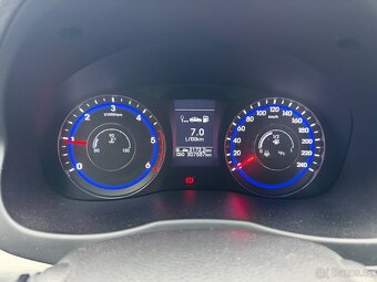 Hyundai I40 combi 1.7crdi 100kw rok 12/2014 - 9