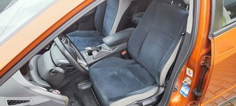 Honda Civic 1.8i - 9