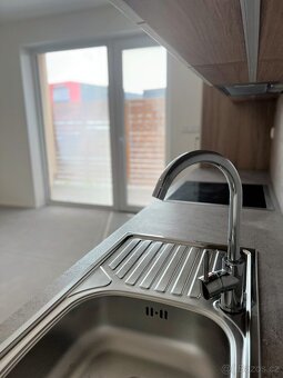 PRONÁJEM BYTU 2+KK JINAČOVICE U BRNA - 9