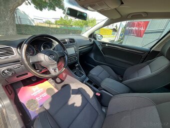 VW Golf 1.6 MPi Senzory, ALU, Výhřev Sedadel - 9