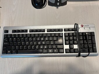 PC sestava HP Pavilion s monitorem LG 24" - 9