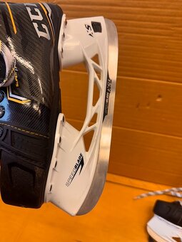 BRUSLE CCM TACKS 9370 , vel. 42/7 D - 9