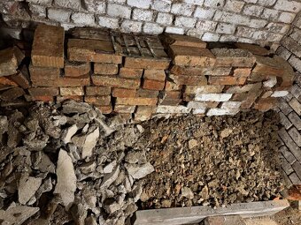 Cihly, hlína-jíl, stavební suť a zbytek směs ZDARMA ZA ODVOZ - 9