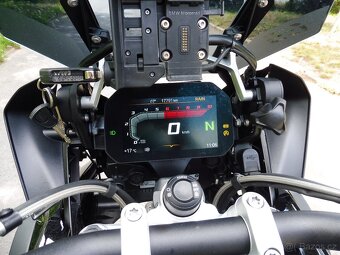 Prodám pěknou Bmw R 1250 GS Tripleblack poslední model full. - 9