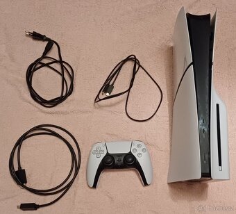 PS5 Slim s mechanikou v záruce do 7.8.2026 - 9