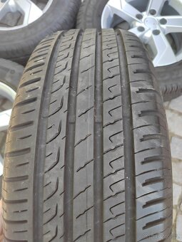 Prodám orig alu 16 Dacia Duster 5x114,3 ET 40 letní pneu - 9