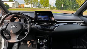 TOYOTA C-HR 1.2 Turbo 85 KW, rok 2017, najeto 30000 km - 9