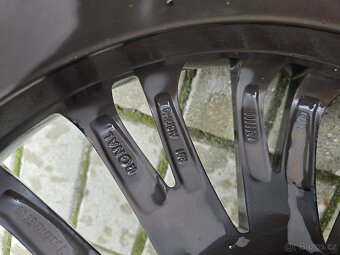 Alu kola Seat 5x112 R17 - 9