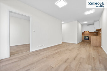 Pronájem nového bytu 2+kk s garáž.stání ve Zlíně, Nad Stráně - 9