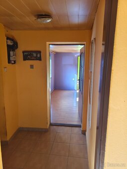 Rodinný domek v obci Horní Němčí - 9