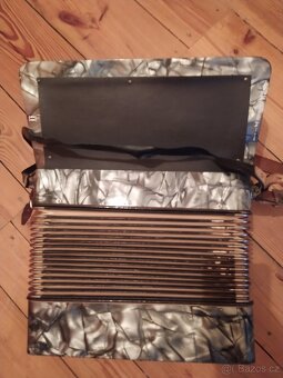 Akordeon/Tahací harmonika Hohner, Student IV - 9