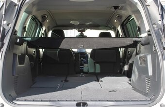 Peugeot 5008 2.0 HDi 110 kW - 9