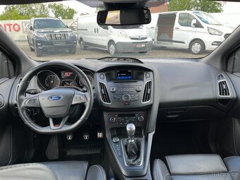 Ford Focus ST 2,0 184KW,Kůže,KeyFree,Recaro,Xenon,Winterpake - 9