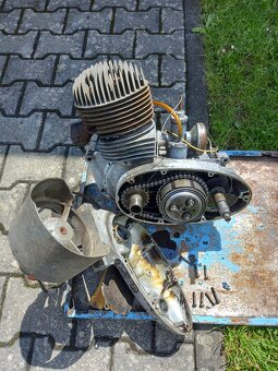 Motor ČZ 175/502 skútr jednovýfuk - 9