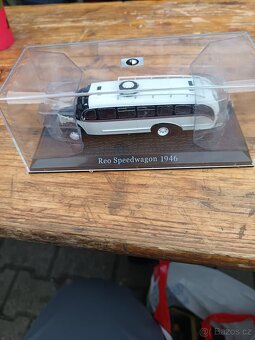 Model autobusu Reo speedwagon 1946 - 9