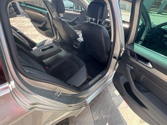 Vw Passat 2.0Tdi 140kw Highline 4x4 Koupeno ČR 1 majitel DSG - 9