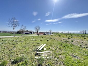 Prodej, 14 stavebních parcel o výměře min 930m2 - max 1021m2 - 9