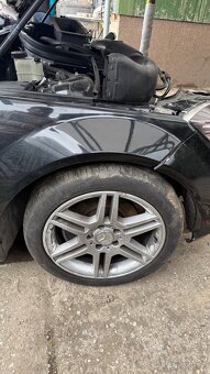 Mercedes w204 na náhradní Dily c220 - 9