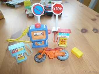 Retro hračky: autíčka Igra, mini motorka, benzinka - 9