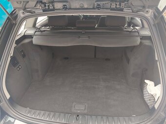 BMW 320i - 9