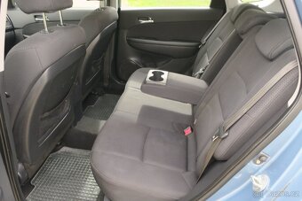 HYUNDAI I30 SW 1.6 16V, KLIMA, TAŽNÉ - 9