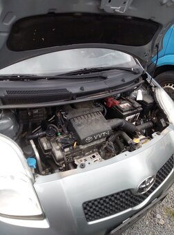 Toyota Yaris 1.3 VVTi 64kw rok 2008 Team edition - 9
