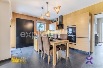 Prodej luxusního rodinného domu 4+kk, 190 m2 - Bochoř, okres - 9