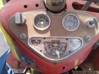 Zetor 6711 + rozmetadlo JF AV 30 - 9