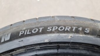 Letní pneu 245/35/20 Michelin - 9