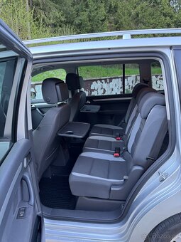 Volkswagen Touran 1.6 TDI 77kw Life, Light & Park Assist - 9